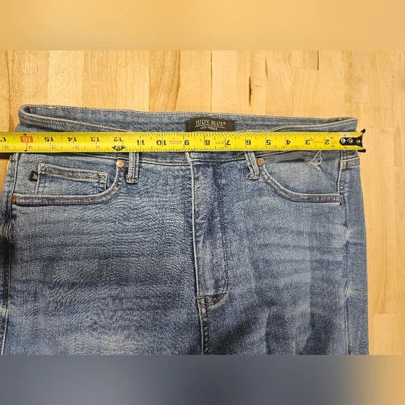 Judy Blue Jagged Lil Pill 90s Jeans - Picture 6 of 7